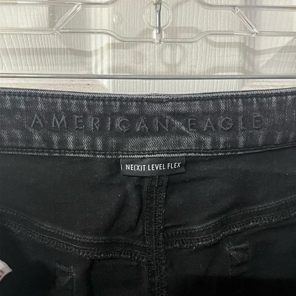 American Eagle Men’s Black Distressed Denim Shorts - Picture 3 of 4
